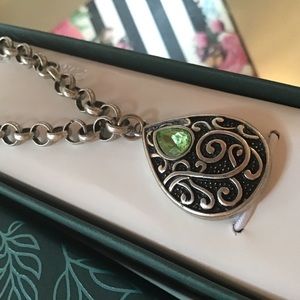 Beautiful scroll bracelet new without tags